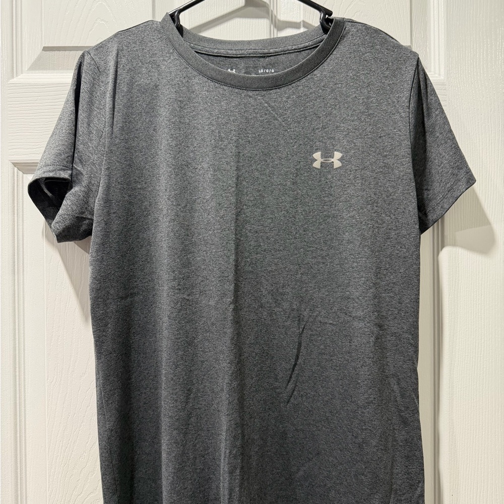 Under Armour Women’s Gray T-Shirt